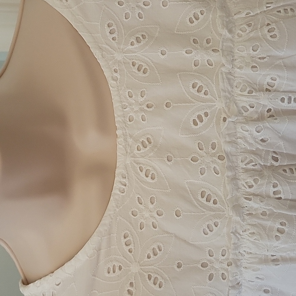 Crown & Ivy White Ruffled Eyelet Peplum Blouse NWT sz Medium - Picture 5 of 6